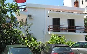 Franeta Apartments